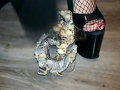 lady l schiaccia dragone arrabbiato