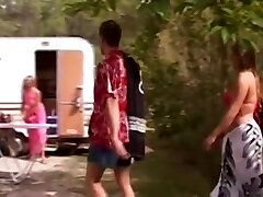french vid : le camping des foutriquets