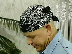 teen auf der divano è zum orgasmus gefickt teen auf der divano è zum orgasmus gefickt