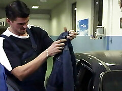 in officina succhiare il mio amante's cazzo!