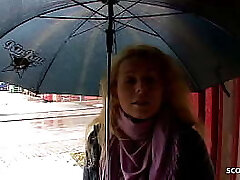 DEUTSCHE MUTTER BEI STRASSEN Casting ABGESCHLEPPT UND GEFICKT