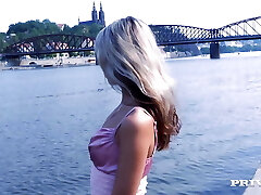 Sexy Gina Gets Muddy on Her Vacation