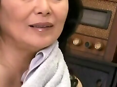 Aged and horny Japanese mature bitch finger fucked