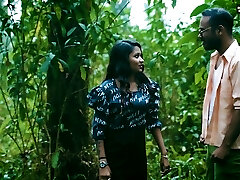 Boyfriend drills Desi Pornstar The StarSudipa in the open Jungle for cum into her Gullet ( Hindi Audio )