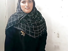 Muslim girl k sath dhoka howa The Muslim chick had come to her beau but he was not there, he had run away, i fucked rigid