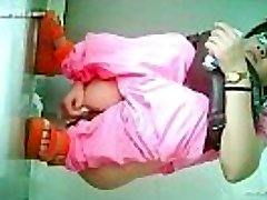 chinese dolls go to rest room.30