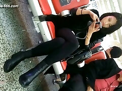 chinese women go to toilet.145