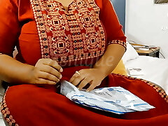 Step-mom ki birthday par comeback gift mai Mila chut chudai ka maza. #stepmomstepsonsex