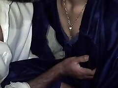 Desi dame sucking brother friend cock