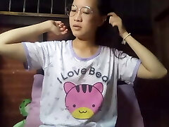 एशियाई सुंदर लड़की सींग का बना हुआ घर पर 339