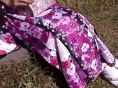 Notgeile asiatische Cougar will nur ficken Notgeile asiatische Cougar will nur ficken