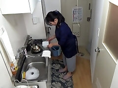 Married cleaning lady gets nailed