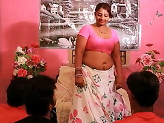 Yoga teacher Gives commands