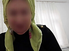 mujer madura turca haciendo sexo oral