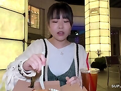 大T在*有限的第一次*[无辜的大乳房女孩]太勒