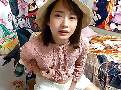 A boy's daughter in neat clothes has masturbated