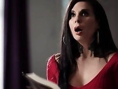 Chesty stepmom gets licked and banged by shemale stepteen