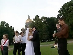 papa porno pt. 2: les russes baisent en public à la musique classique