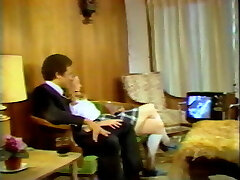 une étudiante suce une bite et baise en uniforme une étudiante suce une bite et baise en uniforme