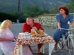 فرانسوی, پروفسور انسیگن بدون نگهدارنده 1981 با کتی منارد, فرانسوی, کلاسیک و نیکول سگود