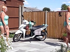 रेट्रो पोल्का डॉट्स 2