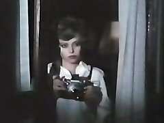Dve Ženski Vohuni s Cvetovi Spodnje hlače (1979) Celoten Film