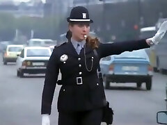 SENORITAS EN UNIFORME (1976)