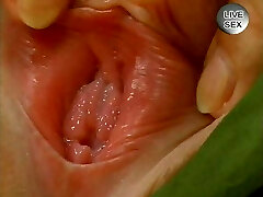 Platinum-blonde erst rasieren dann das Spielzeug in die Fotze Platinum-blonde erst rasieren dann das Spielzeug in die Fotze