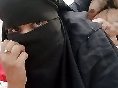 Pakistani Stepmom In Hijaab Boinked By Stepson