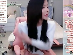 Fantastic Korean ultra-cutie live broadcast uniform temptation BJ dance pink and big breasts second seaso