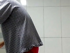ugly korean fuckslut bathing show