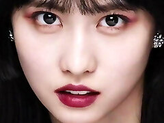 Momo's Extremely Promiscuous Close-Up