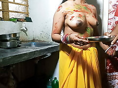 HOLI Par Splendid Bhabhi ko Color Lagakar Kitchen Stand Par Khood Choda