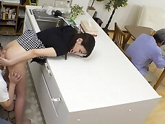 Seduced by the Manager's Wife: Natsuki Takeuchi Seduced by the Manager's Wife: Natsuki Takeuchi