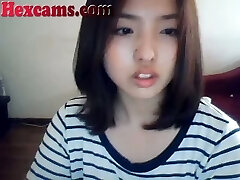 linda chica coreana en la webcam