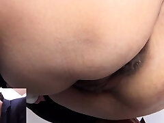 Japanese babe squatting Japanese babe squatting