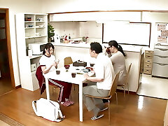 une fille excitée ne pouvait pas dire un mot parce que -3