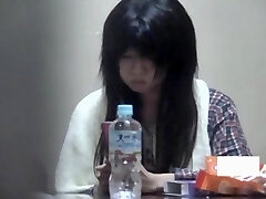 Chińska dziewczyna masturbacja cipki w majtki ukryta kamera