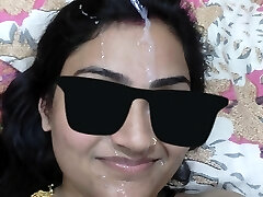 Boss nailed his virgin manager For money