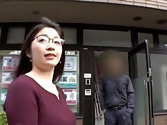 Sweet Japanese woman with nice tits gets dicked - Shinkawa Aina