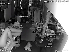 Hackers use the camera to remote monitoring of a lover's home life.592 Hackers use the camera to remote monitoring of a lover's home life.592