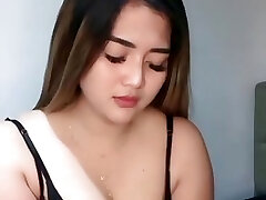 Lisda's latest hot wearing a voluptuous black swimsuit