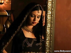 Belly Dancer Hotty Babe Rocks