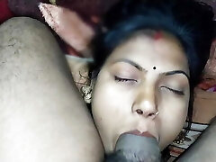 sperme dans la bouche. bhabhi mange du sperme