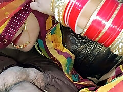 Beautiful Indian newly married wife home hookup saree Desi video