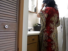 Punjabi stepmom fucked with big cock before she goes to work