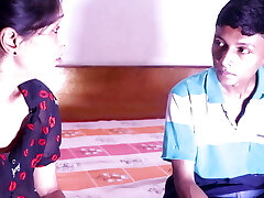 भारतीय किशोर लड़के अपने घर के मालिक द्वारा बहकाया