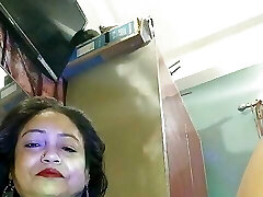 सेक्सी महिलाओं को पीने के शराब और धूम्रपान सिगरेट के लिए सेक्स का आनंद लें सेक्सी महिलाओं को पीने के शराब और धूम्रपान सिगरेट के लिए सेक्स का आनंद लें