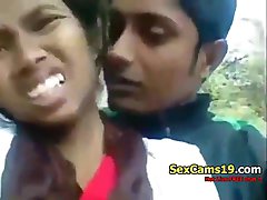 spicygirlcam - Desi Indian Girl Blowjob Ihr BF im Freien