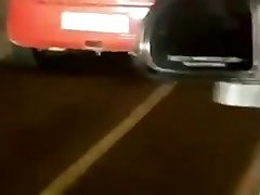 India Kuuma Seksi tagaistmel auto maanteel